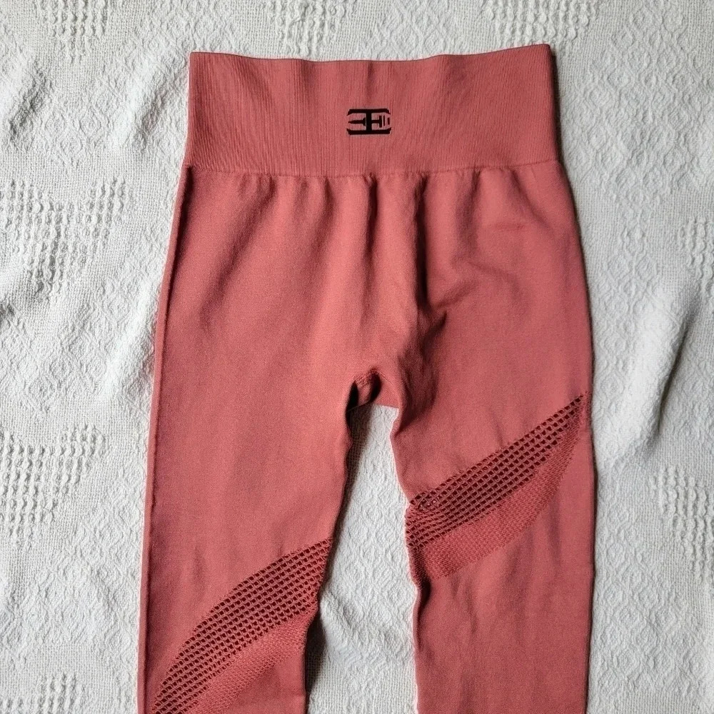 MOTUS SEAMLESS LEGGINGS HIGH WAIST – TERRA ROSE - Picture 6 of 12